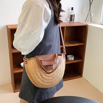 Straw Tote Bag with Vegan Leather for Women – Elegant and Spacious, Ideal for the Beach and Casual Outings