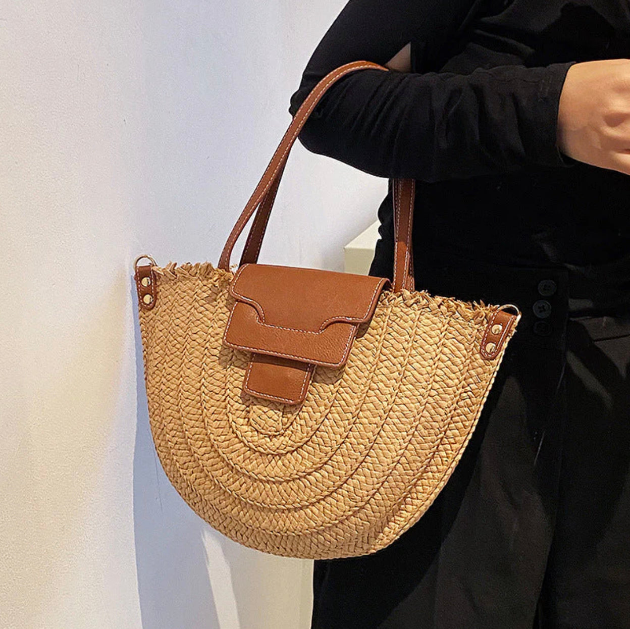Sac Fourre-Tout en Paille avec Cuir Végétalien pour Femme – Élégant et Spacieux, Idéal pour la Plage et les Sorties Décontractées