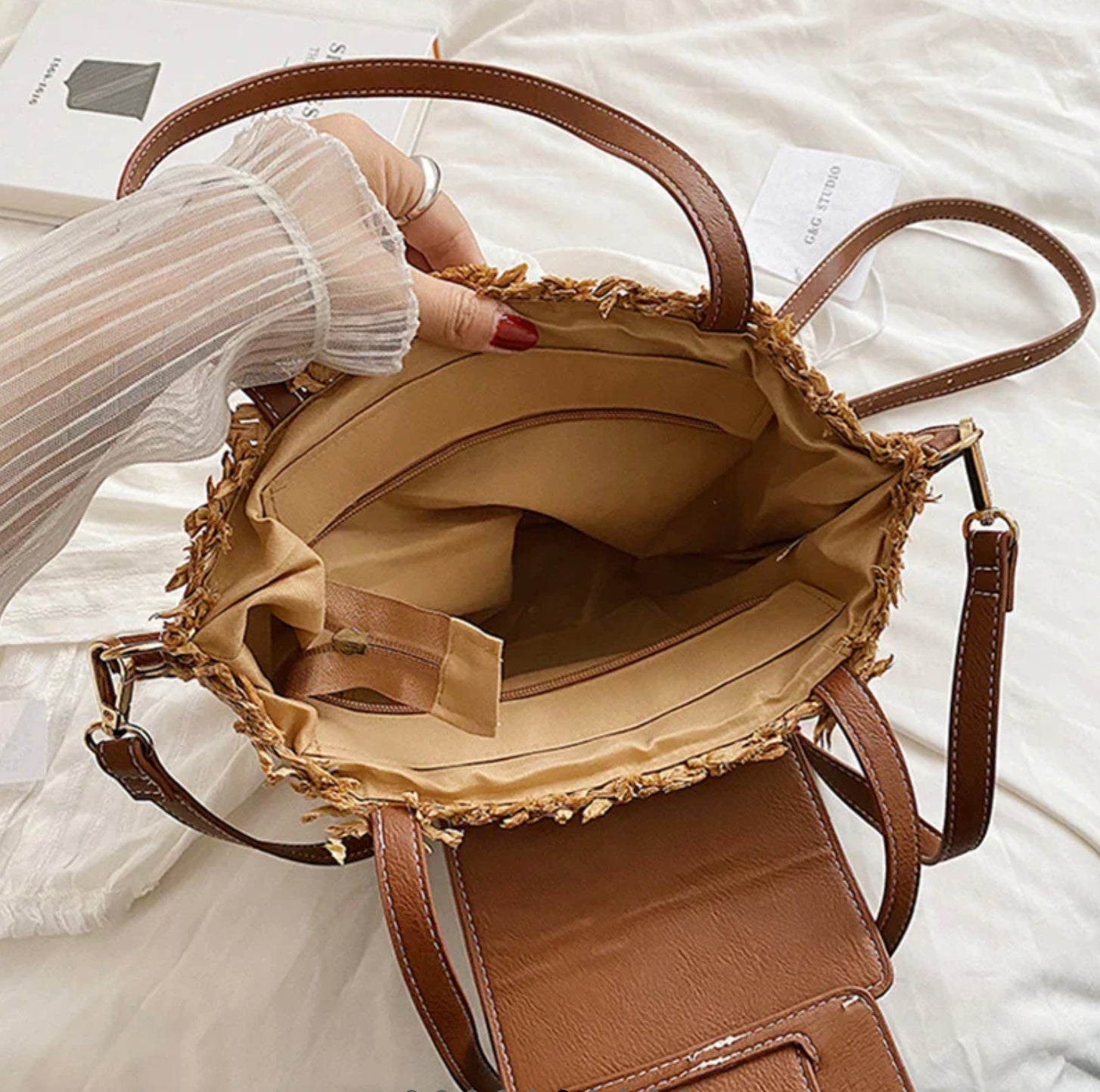 Sac Fourre-Tout en Paille avec Cuir Végétalien pour Femme – Élégant et Spacieux, Idéal pour la Plage et les Sorties Décontractées