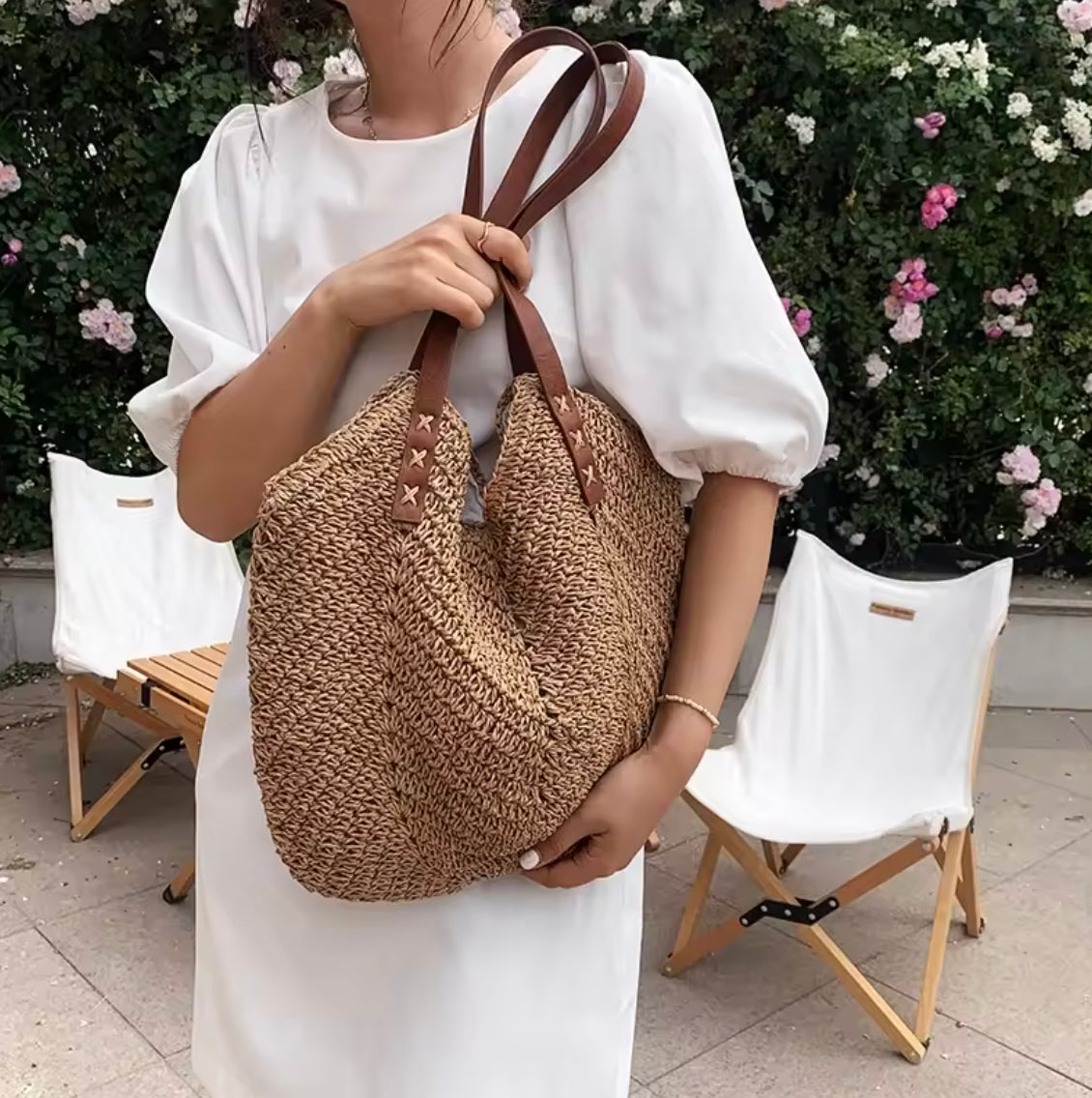Women's Summer Bag in Woven Straw with Leather Shoulder Strap – Practical and Elegant Summer Bag for Outings and Beach