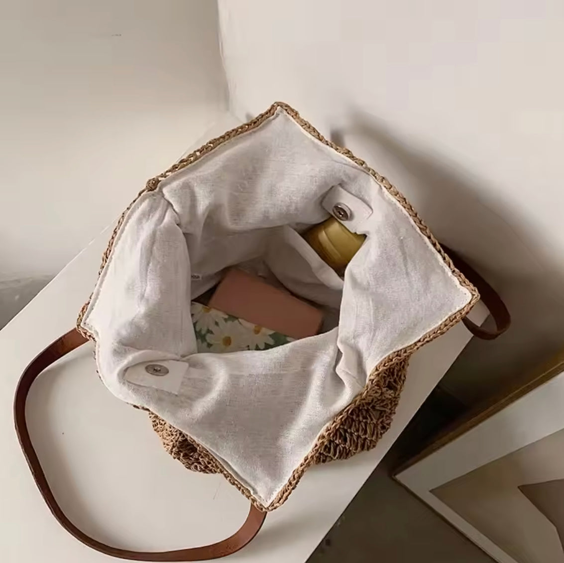 Women's Summer Bag in Woven Straw with Leather Shoulder Strap – Practical and Elegant Summer Bag for Outings and Beach