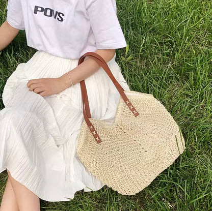 Women's Summer Bag in Woven Straw with Leather Shoulder Strap – Practical and Elegant Summer Bag for Outings and Beach