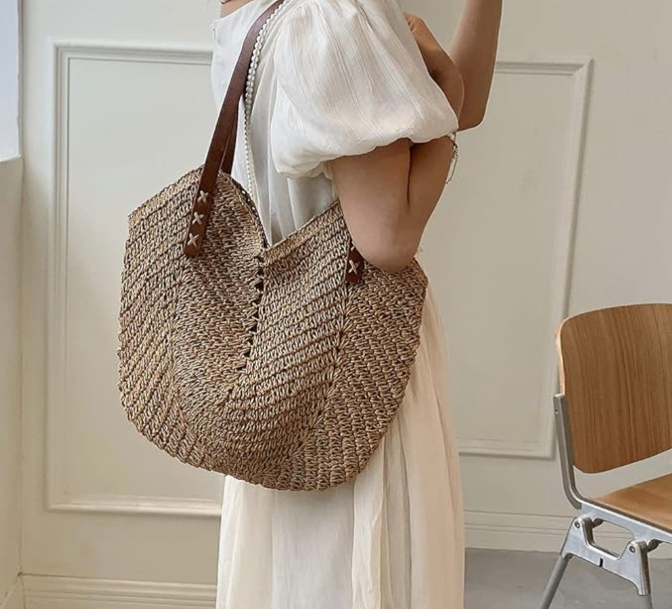 Women's Summer Bag in Woven Straw with Leather Shoulder Strap – Practical and Elegant Summer Bag for Outings and Beach