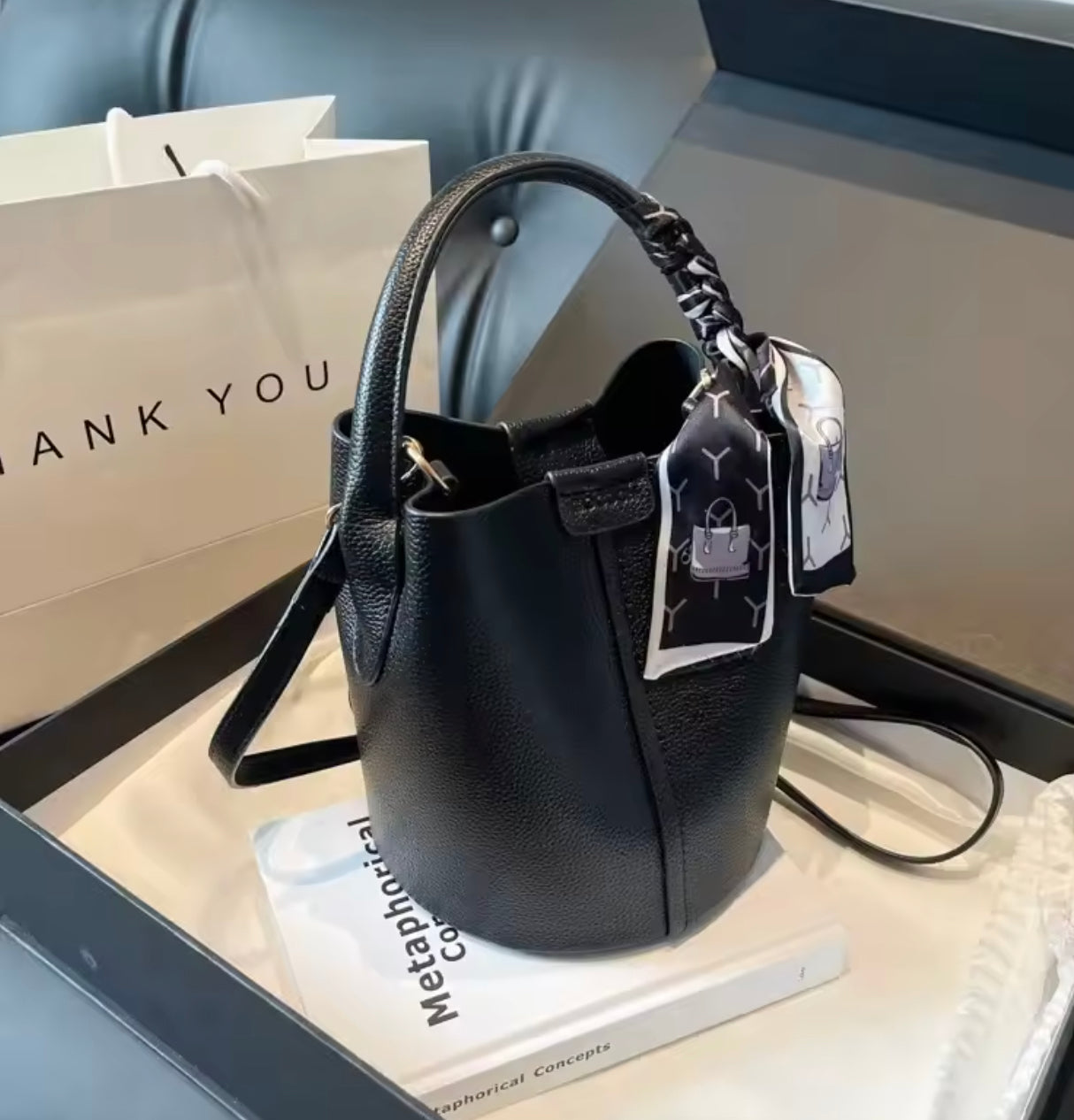 Black Leather Bucket Bag for Women with Adjustable Shoulder Strap – Elegant and Practical for All Occasions
