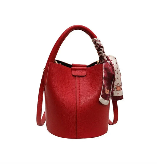 Black Leather Bucket Bag for Women with Adjustable Shoulder Strap – Elegant and Practical for All Occasions