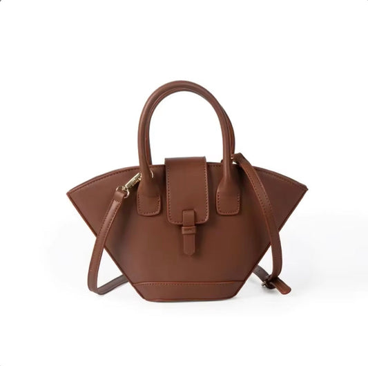 Elegant Women's Shoulder Bag in Vegetable Leather with Zipped Compartment – Unique Design and Adjustable Shoulder Strap