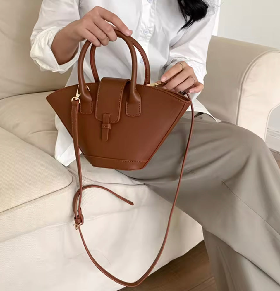 Sac Bandoulière Femme Élégant en Cuir Végétal avec Compartiment Zippé – Design Unique et Bandoulière Réglable
