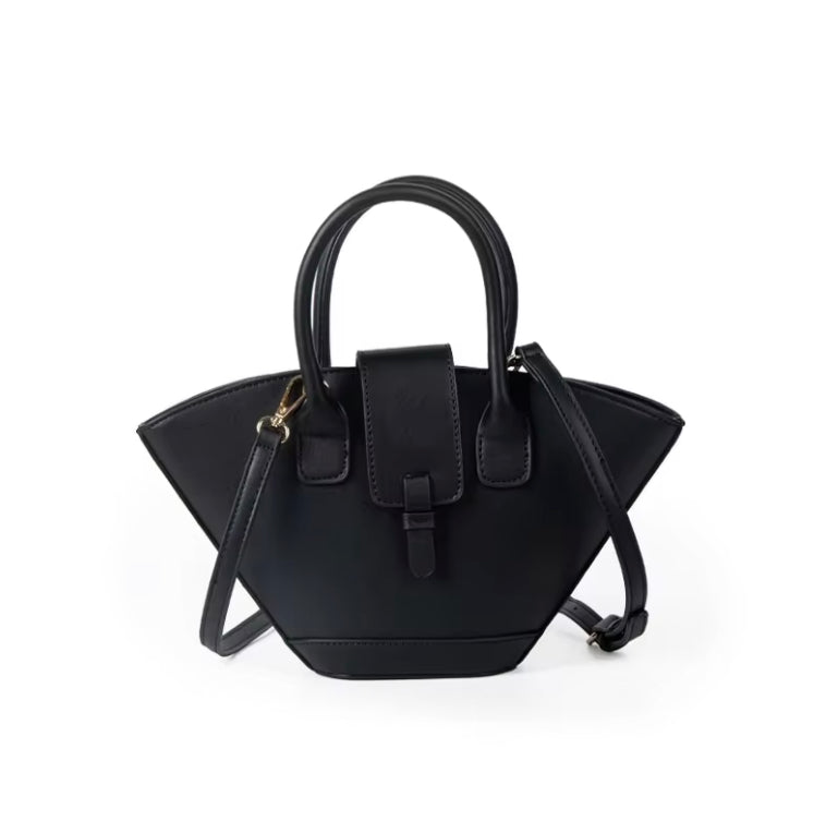 Elegant Women's Shoulder Bag in Vegetable Leather with Zipped Compartment – Unique Design and Adjustable Shoulder Strap