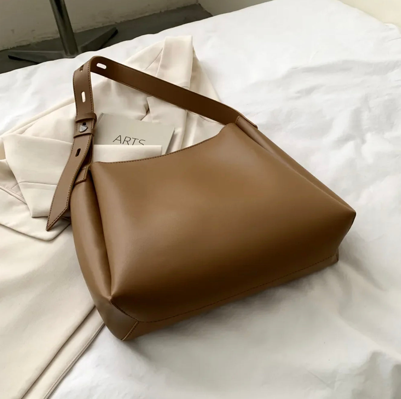 Sac à Main Femme en Similicuir Élégant avec Bandoulière Réglable – Sac Fourre-Tout Pratique et Chic