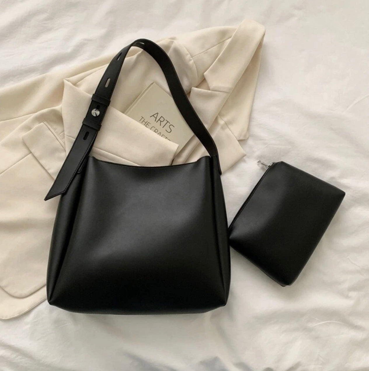 Elegant Women's Faux Leather Handbag with Adjustable Shoulder Strap – Practical and Chic Tote Bag