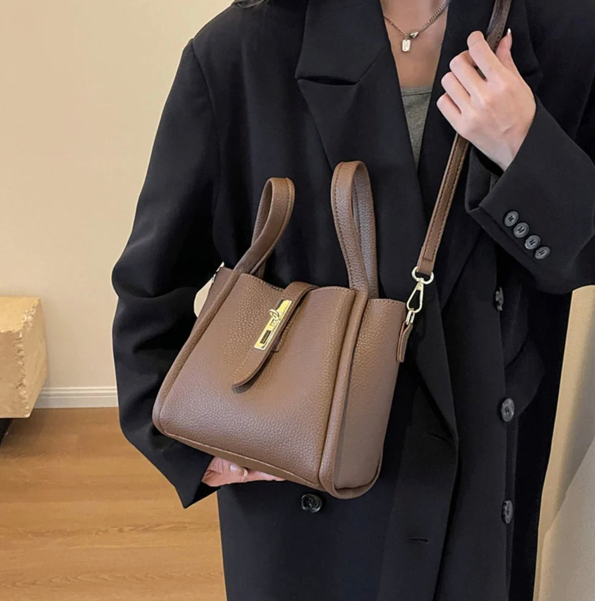 Mini Women's Crossbody Bag in Synthetic Leather – Elegant and Practical with Adjustable Strap, Ideal for Casual Outings