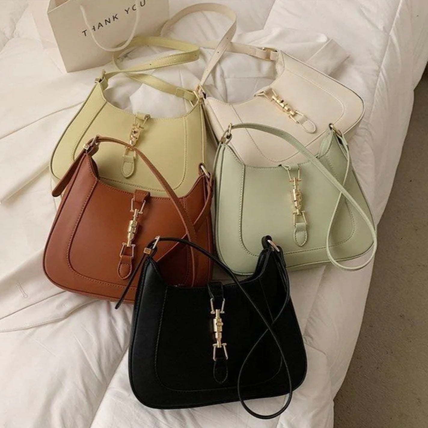 Women's Baguette Handbag in Vegetable Leather with Adjustable Shoulder Strap – Vintage Style, 26x6x22 cm