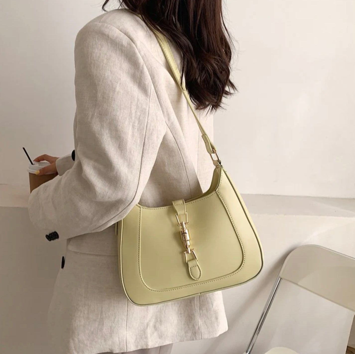 Sac à Main Baguette Femme en Cuir Végétal avec Bandoulière Réglable – Style Vintage, 26x6x22 cm
