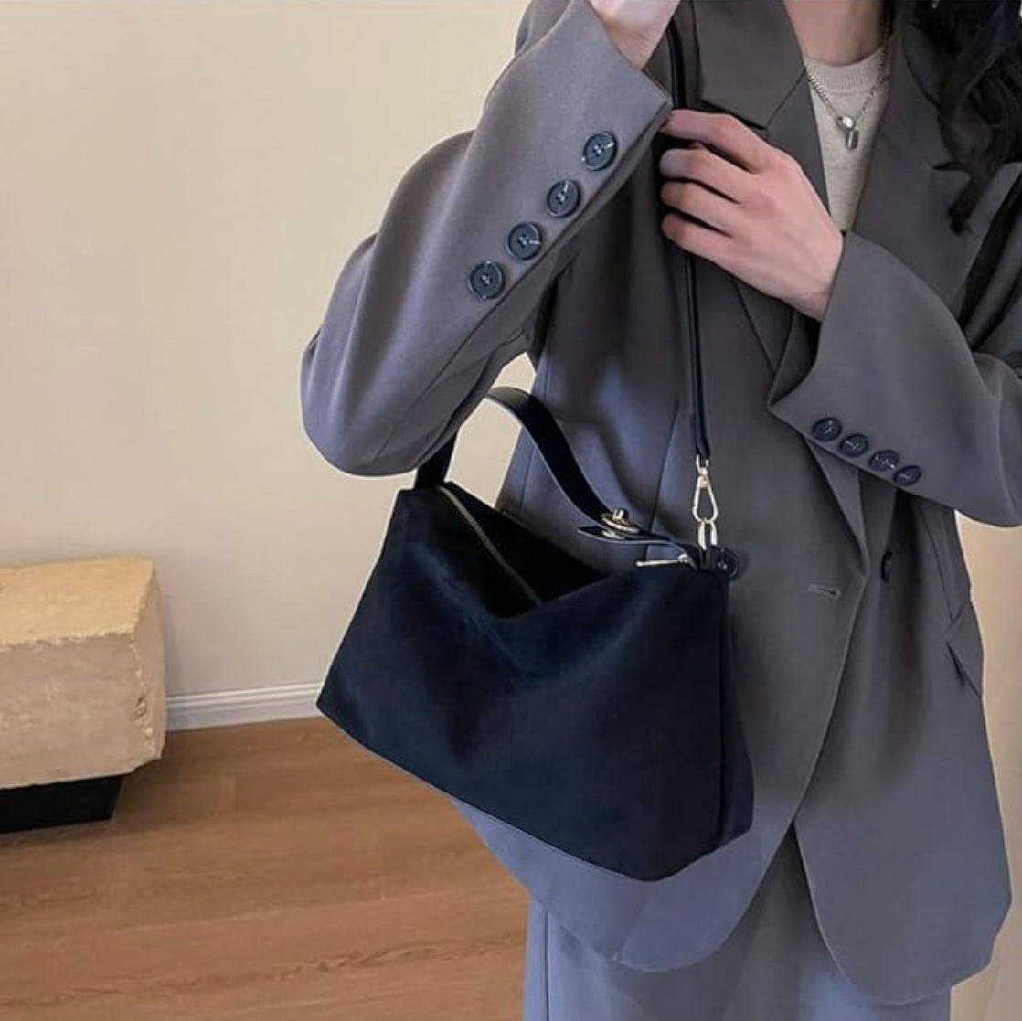 Sac à Main Élégant en Cuir Noir avec Bandoulière Ajustable – Sac Femme Idéal pour Sorties et Événements