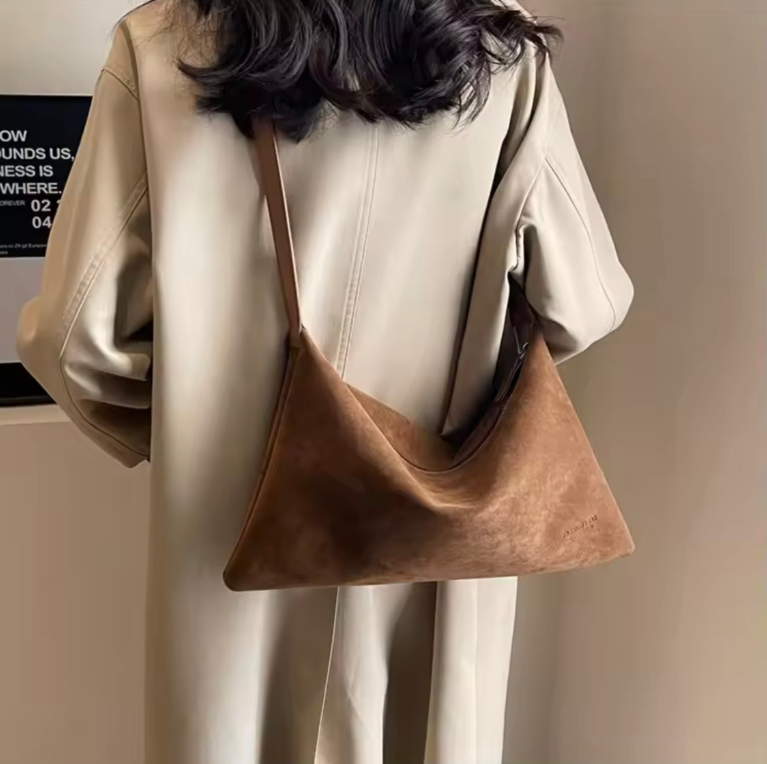 Women's Leather Handbag with Adjustable Shoulder Strap – Elegant and Practical for All Occasions