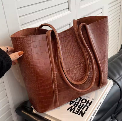 Croco Handbag for Women - Elegant and Practical, Dimensions 38x28x13 cm, Spacious Interior and Organized Compartments