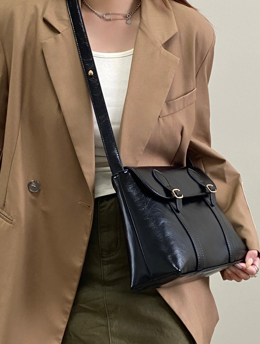 Vintage PU Leather Handbag for Women with Adjustable Shoulder Strap – 29cm x 20cm x 8cm, Elegant and Practical