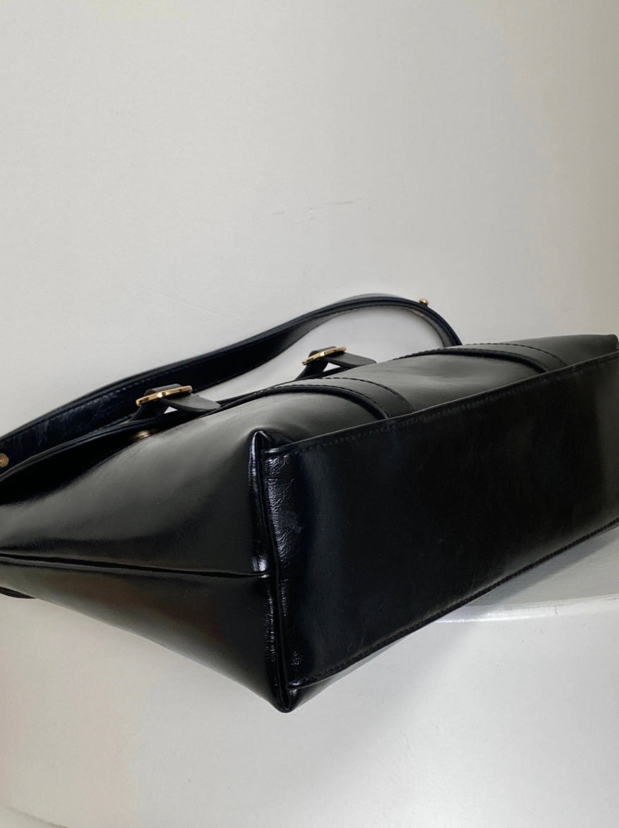 Vintage PU Leather Handbag for Women with Adjustable Shoulder Strap – 29cm x 20cm x 8cm, Elegant and Practical