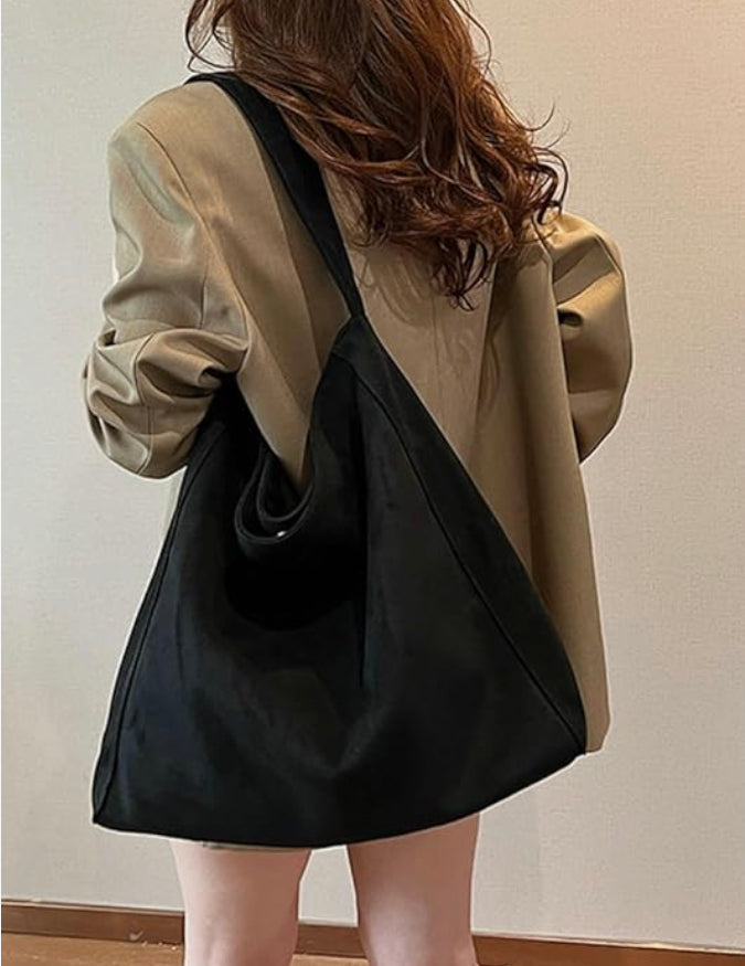 Women's leather handbag with removable shoulder strap – Elegant and practical, spacious interior, secure zipper closure