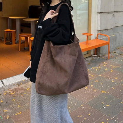 Women's leather handbag with removable shoulder strap – Elegant and practical, spacious interior, secure zipper closure