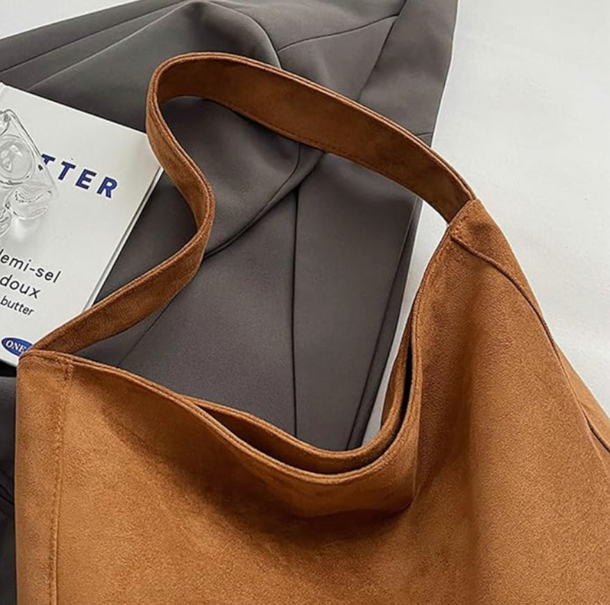 Women's leather handbag with removable shoulder strap – Elegant and practical, spacious interior, secure zipper closure