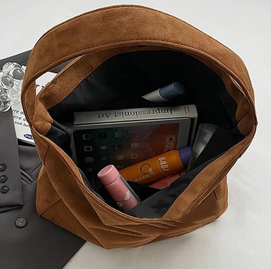 Women's leather handbag with removable shoulder strap – Elegant and practical, spacious interior, secure zipper closure