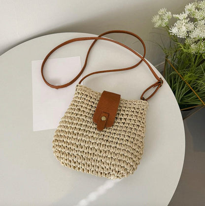 Elegant Women's Handbag with Practical Compartments in Synthetic Leather – Sophisticated Shoulder Bag Black, Beige, Red