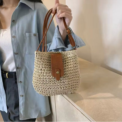 Elegant Women's Handbag with Practical Compartments in Synthetic Leather – Sophisticated Shoulder Bag Black, Beige, Red