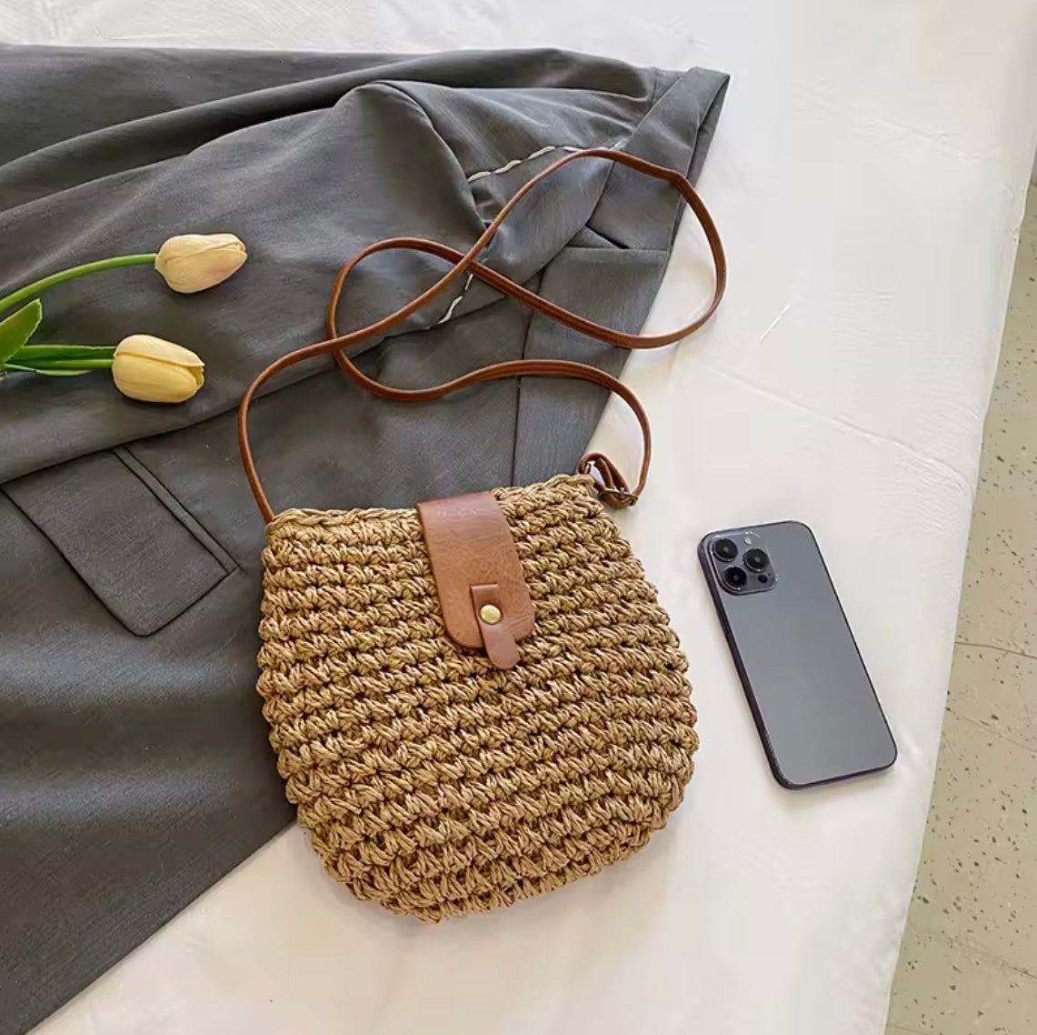 Sac à Main Élégant Femme avec Compartiments Pratiques en Cuir Synthétique – Sac Bandoulière Sophistiqué Noir, Beige, Rouge