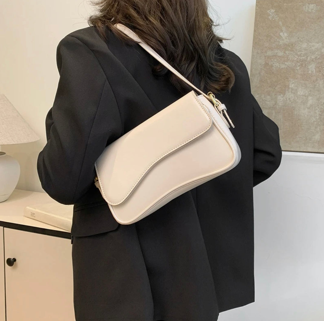 Elegant Women's Handbag with Adjustable Strap in Synthetic Leather – Practical Shoulder Bag for Daily Use