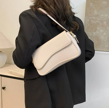 Elegant Women's Handbag with Adjustable Strap in Synthetic Leather – Practical Shoulder Bag for Daily Use
