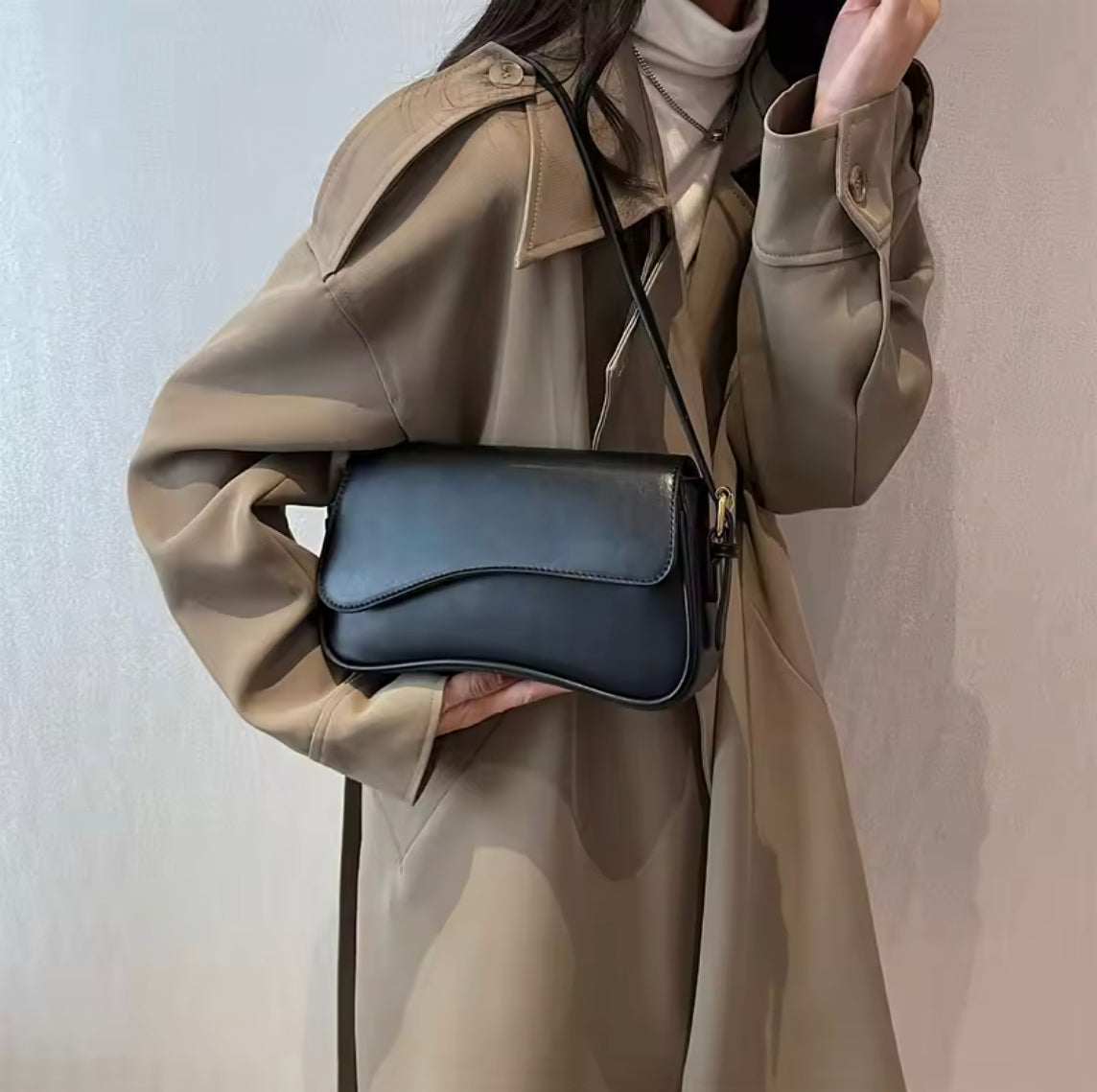 Elegant Women's Handbag with Adjustable Strap in Synthetic Leather – Practical Shoulder Bag for Daily Use