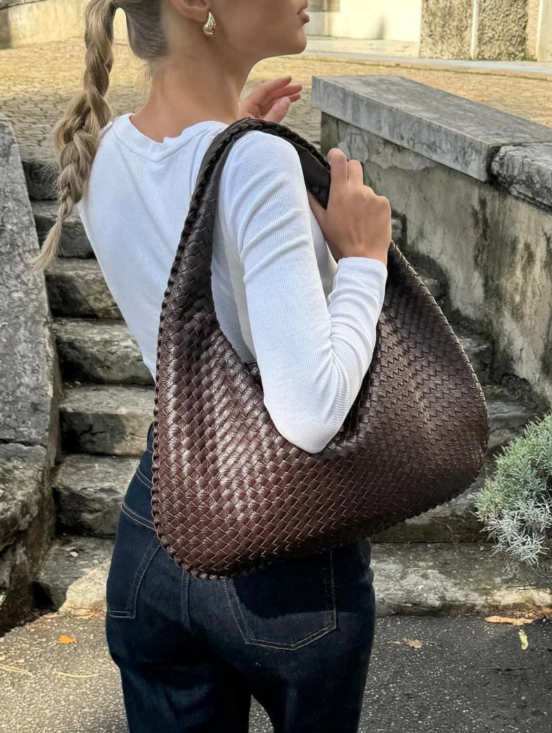 Women's Woven Leather Handbag – Elegant and Spacious with Adjustable Shoulder Strap