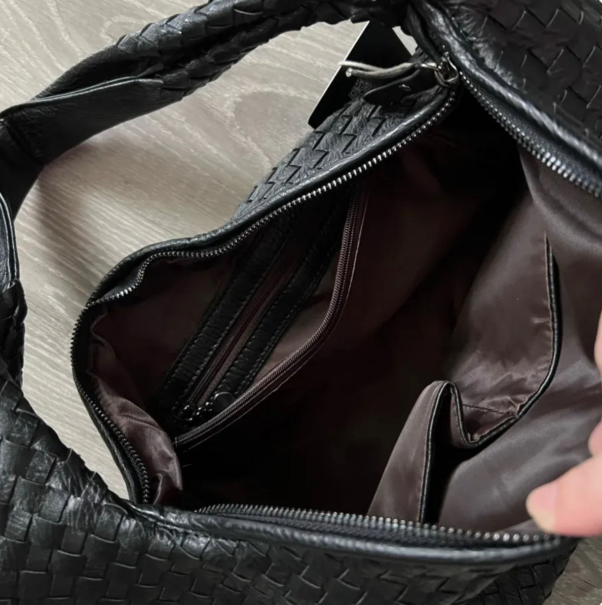 Women's Woven Leather Handbag – Elegant and Spacious with Adjustable Shoulder Strap