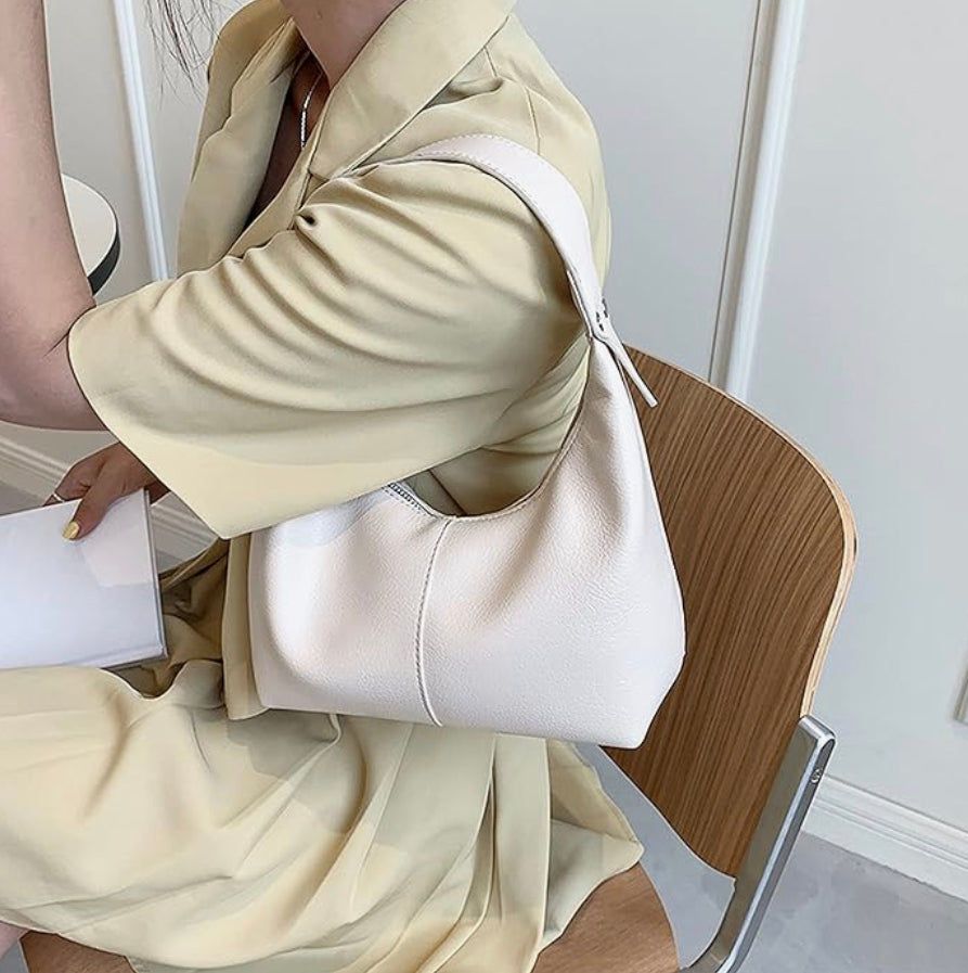 Women's Soft Leather Handbag Josephine – Elegant, Practical and Adjustable Shoulder Strap, Black or Brown