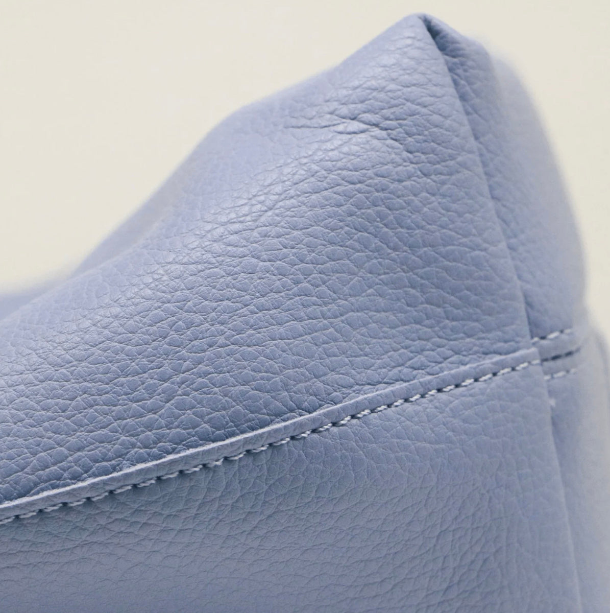 Women's Soft Leather Handbag Josephine – Elegant, Practical and Adjustable Shoulder Strap, Black or Brown