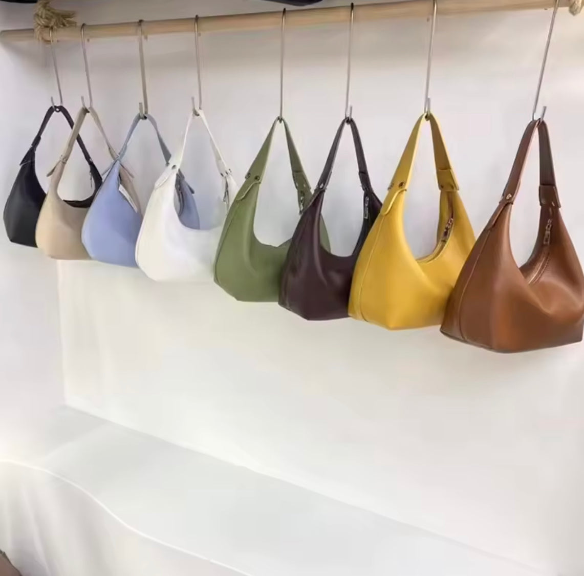 Women's Soft Leather Handbag Josephine – Elegant, Practical and Adjustable Shoulder Strap, Black or Brown