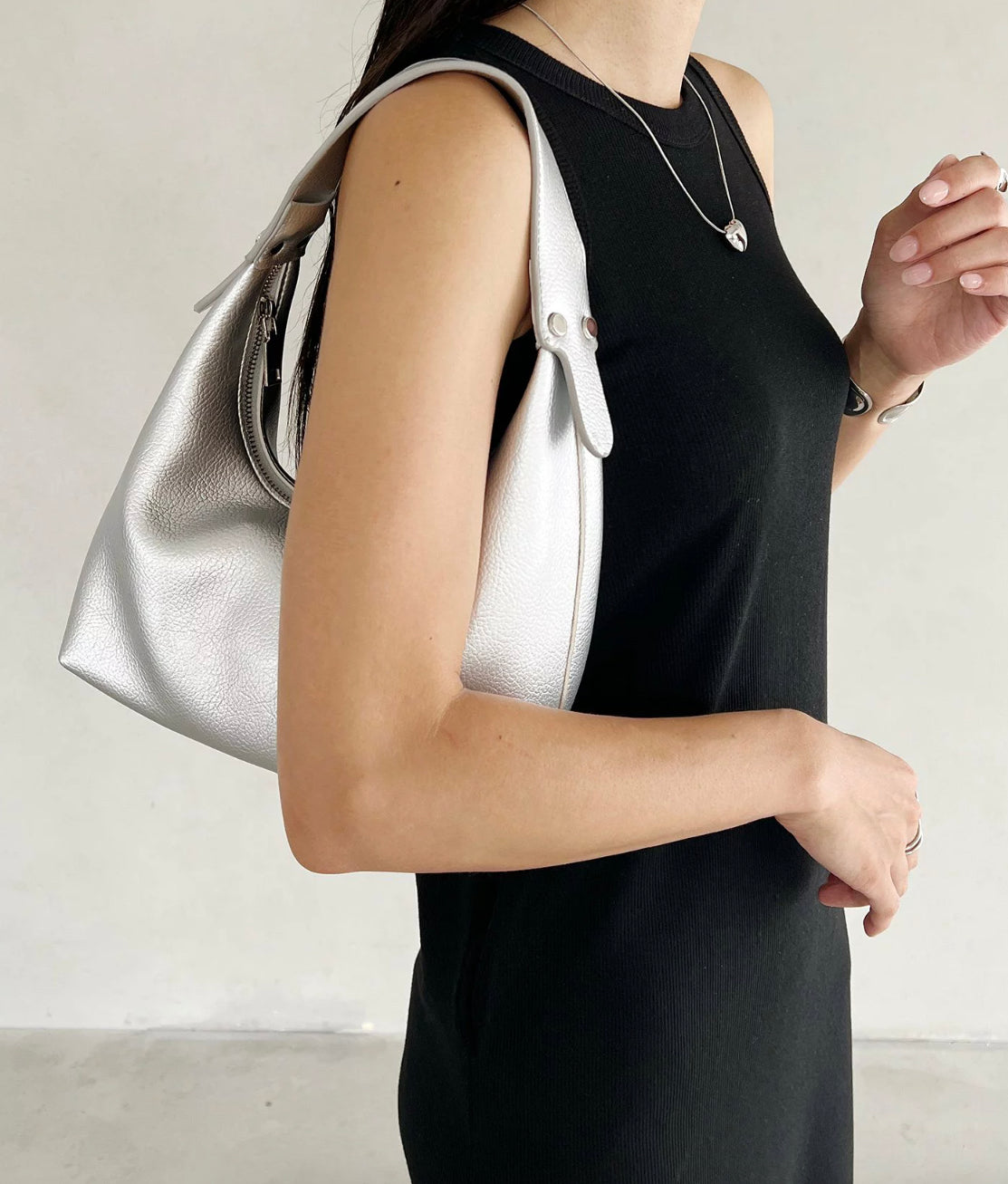 Women's Soft Leather Handbag Josephine – Elegant, Practical and Adjustable Shoulder Strap, Black or Brown