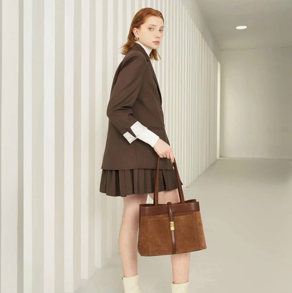 Elegant Women's Suede Handbag with Inner Pocket – Spacious Bag for Office and Casual Outings