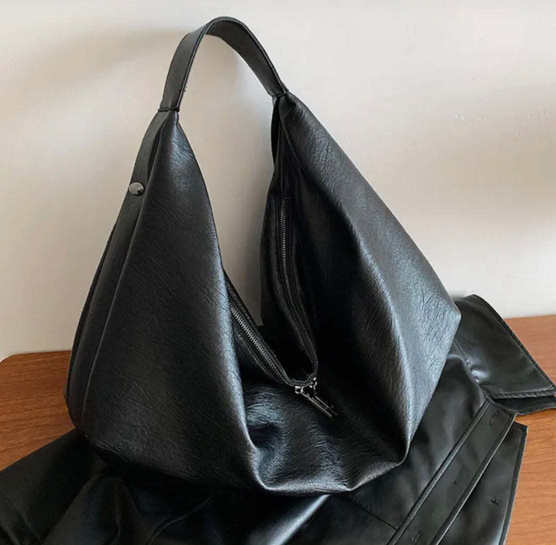 Women's handbag Pauline in PU leather with nylon lining and zippered pocket – 43 x 35 x 32 cm, elegant and practical