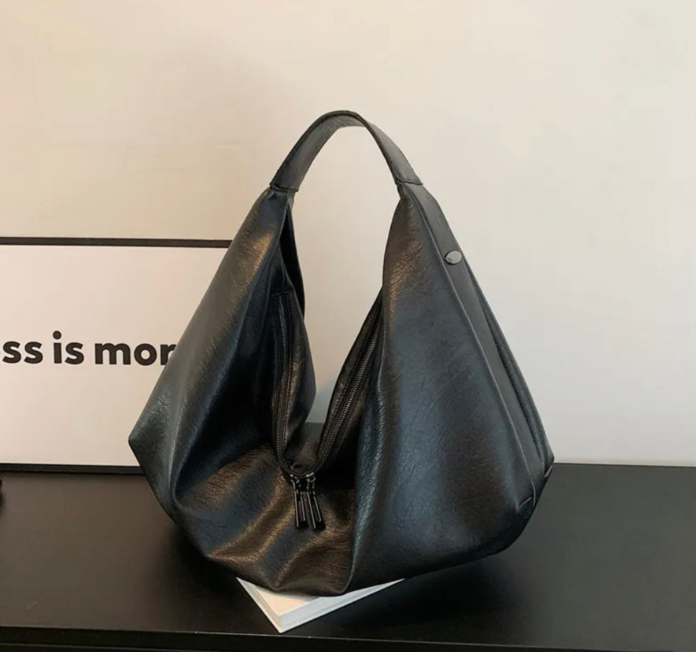 Women's handbag Pauline in PU leather with nylon lining and zippered pocket – 43 x 35 x 32 cm, elegant and practical