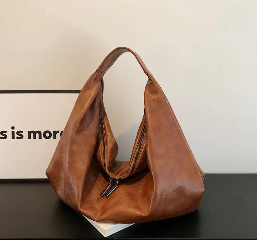 Women's handbag Pauline in PU leather with nylon lining and zippered pocket – 43 x 35 x 32 cm, elegant and practical