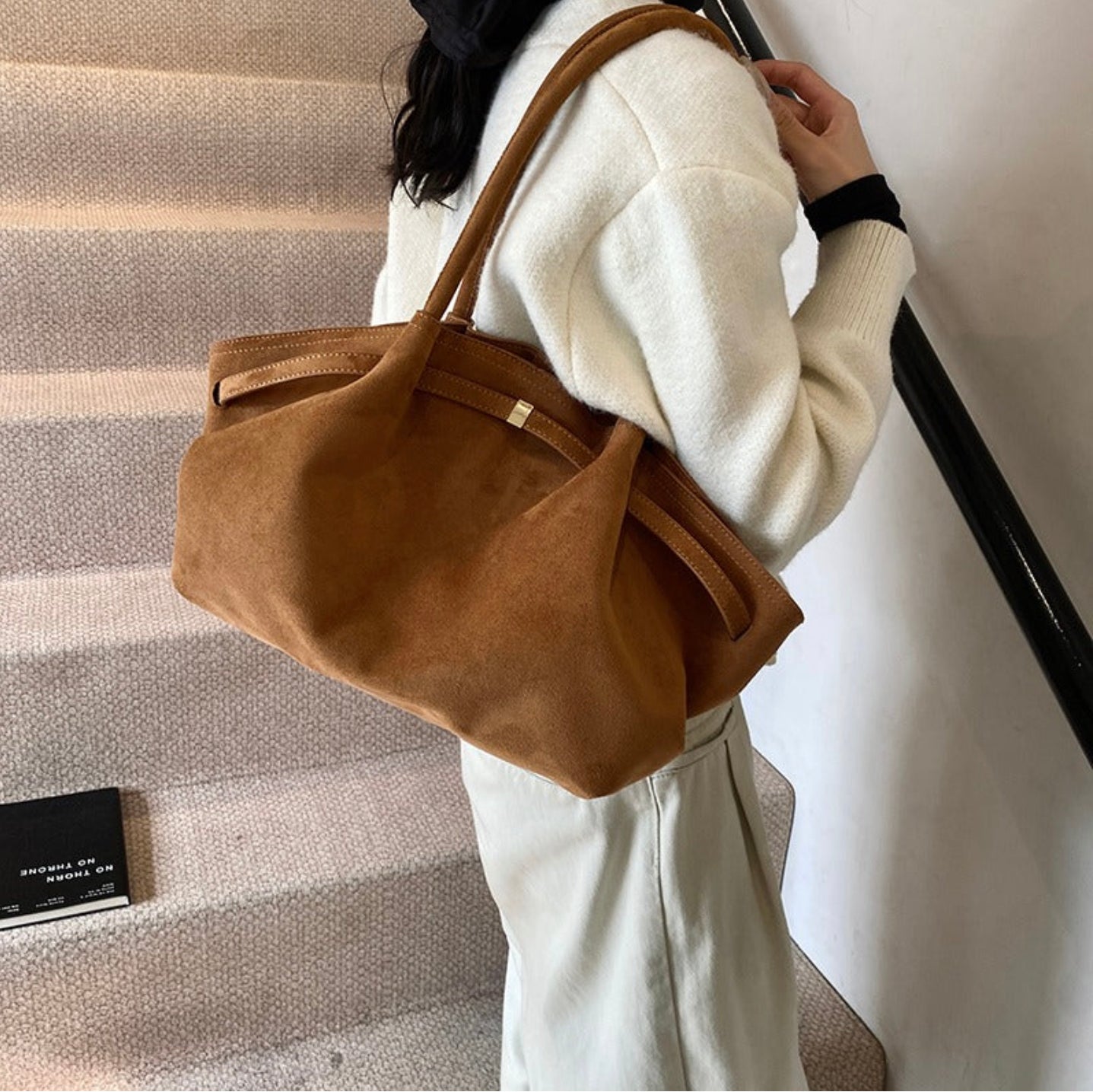 Sac à Main Végan en Suède pour Femme – Élégant, Spacieux et Durable avec Bandoulière Ajustable