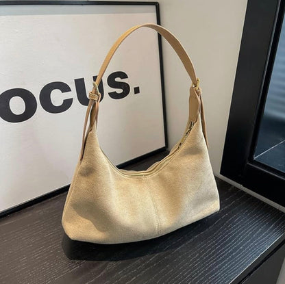 Women's Velvet Handbag with Adjustable Strap – Elegant and Versatile Hobo Bag for All Occasions