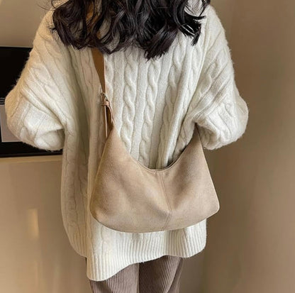 Women's Velvet Handbag with Adjustable Strap – Elegant and Versatile Hobo Bag for All Occasions