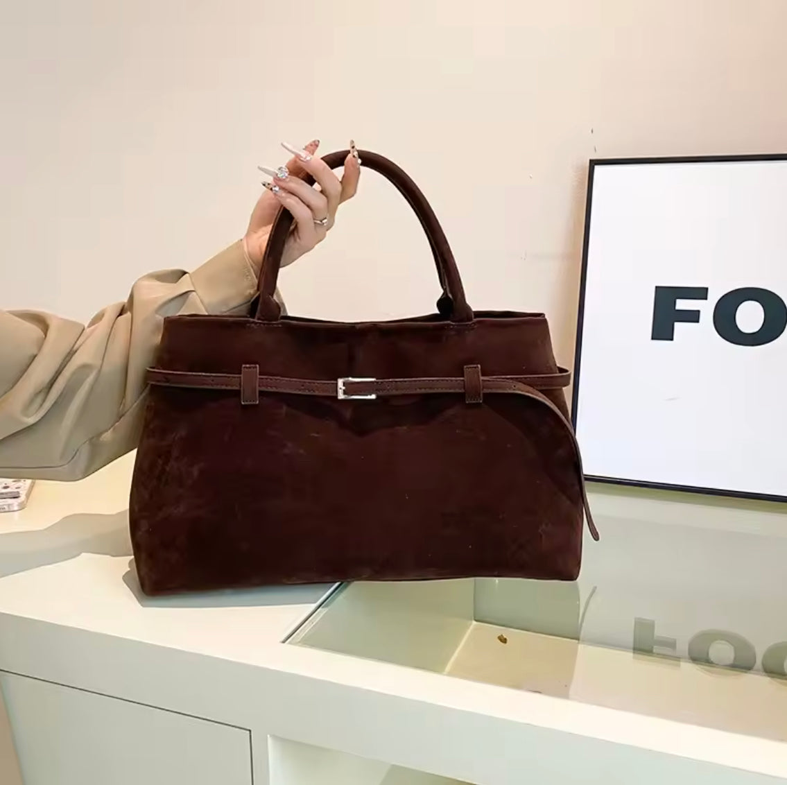 Elegant Women's Leather Handbag with Adjustable Shoulder Strap – Margaux Model Black, Beige, Red