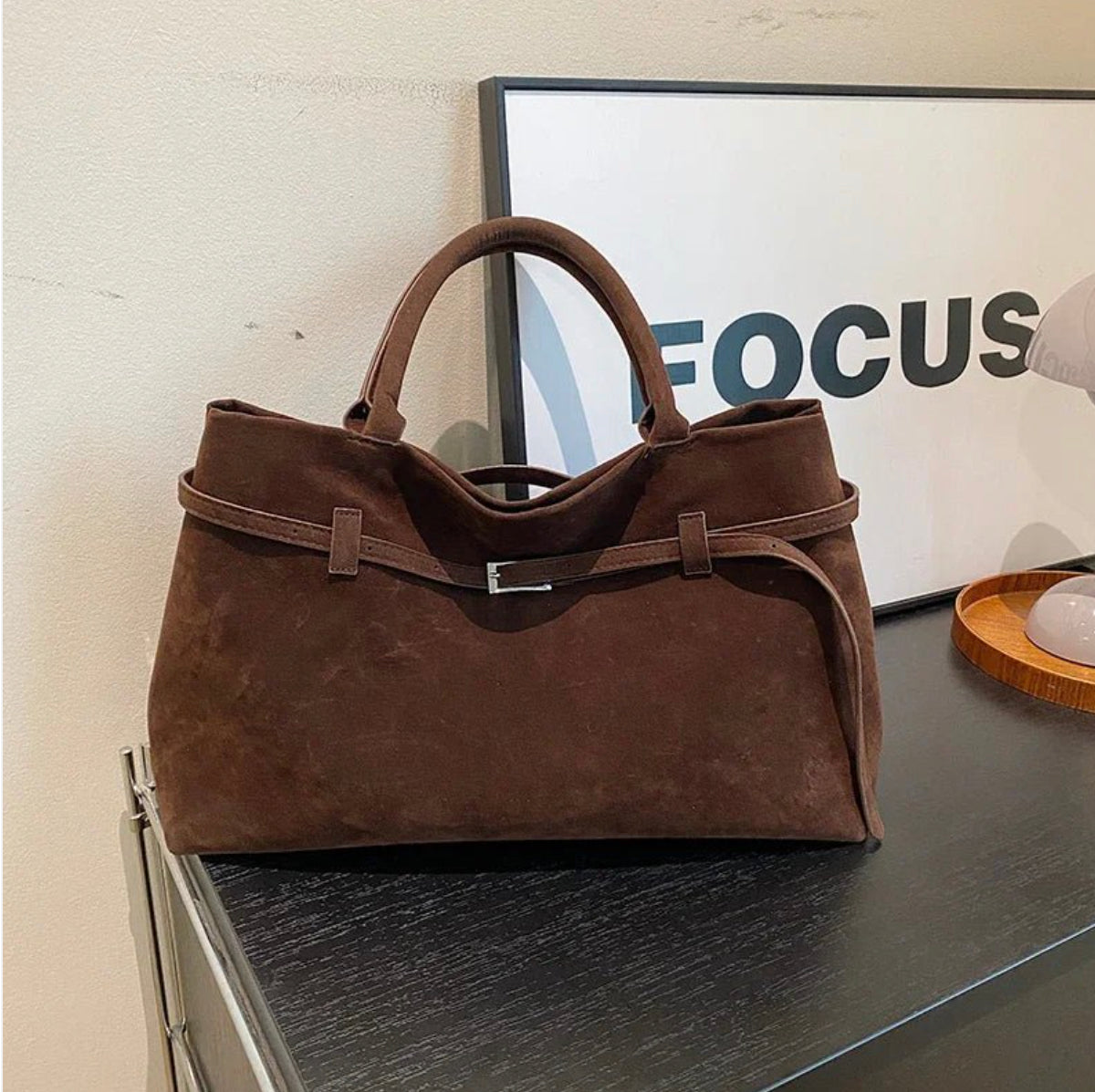 Sac à Main Femme Élégant en Cuir avec Bandoulière Ajustable – Modèle Margaux Noir, Beige, Rouge
