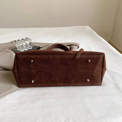 Elegant Women's Leather Handbag with Adjustable Shoulder Strap – Margaux Model Black, Beige, Red