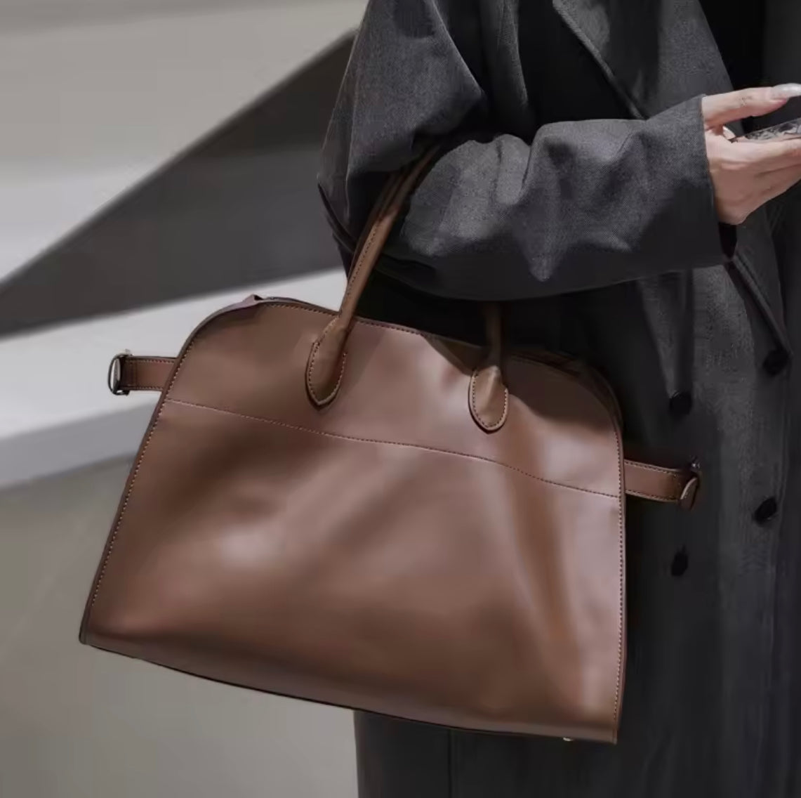 Sac à Main Femme en Cuir Végan avec Bandoulières Confortables – Style Élégant et Pratique, Dimensions 38x28x23 cm