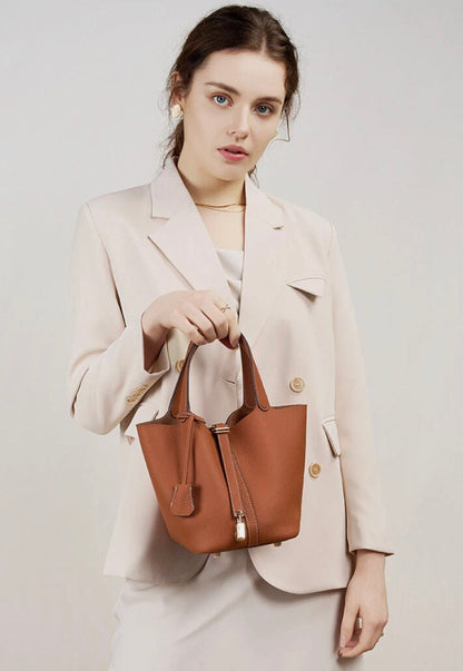 Elegant Women's Handbag in Vegan Leather with Steel Handle – Bucket Bag 16x20x19 cm